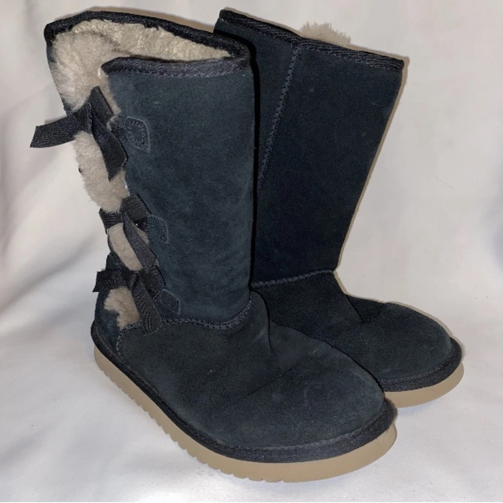 Kookaburra by UGG Bows‎ Victoria Tall Boots Black Suede Mules with Tan Sole New